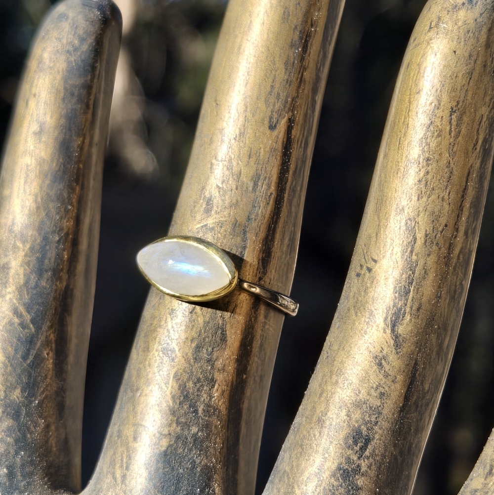 Moonstone 6k Natural Gemstone Sterling Rhodium & Gold Ring Sz7 - Picture 3 of 9